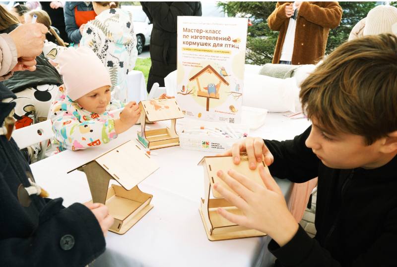 В магазинах «Пятёрочка» ростовчане погружались в мир слепых, учились медпомощи и готовили пряники для дома престарелых В магазинах «Пятёрочка» ростовчане погружались в мир слепых, учились медпомощи и готовили пряники для дома престарелых