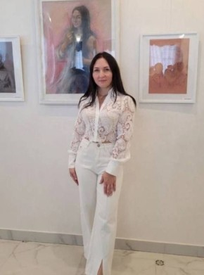 Болтушка, непоседа, юный философ: Под Ростовом учитель тайно нарисовала портреты 35 учеников и устроила выставку