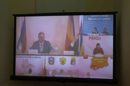 Сегодня в формате видеоконференции под председательством заместителя губернатора Ростовской области Владимира Ревенко обсудили вопросы реконструкции стадиона "Шахтер": темпы работы подрядной организации ГК "Альянс", освоение...