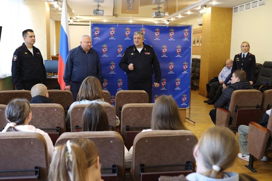 Во Вьетнаме организован отдых для детей сотрудников органов внутренних дел Российской Федерации, погибших при исполнении служебного долга Во Вьетнаме организован отдых для детей сотрудников органов внутренних дел Российской Федерации, погибших при исполнении служебного долга