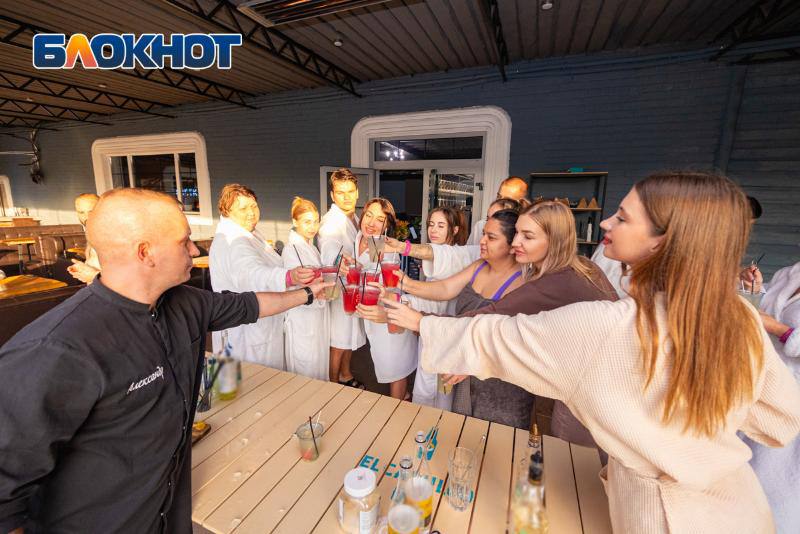 Как прошла осенняя вечеринка в Ростове: напитки, музыка и встречи Как прошла осенняя вечеринка в Ростове: напитки, музыка и встречи