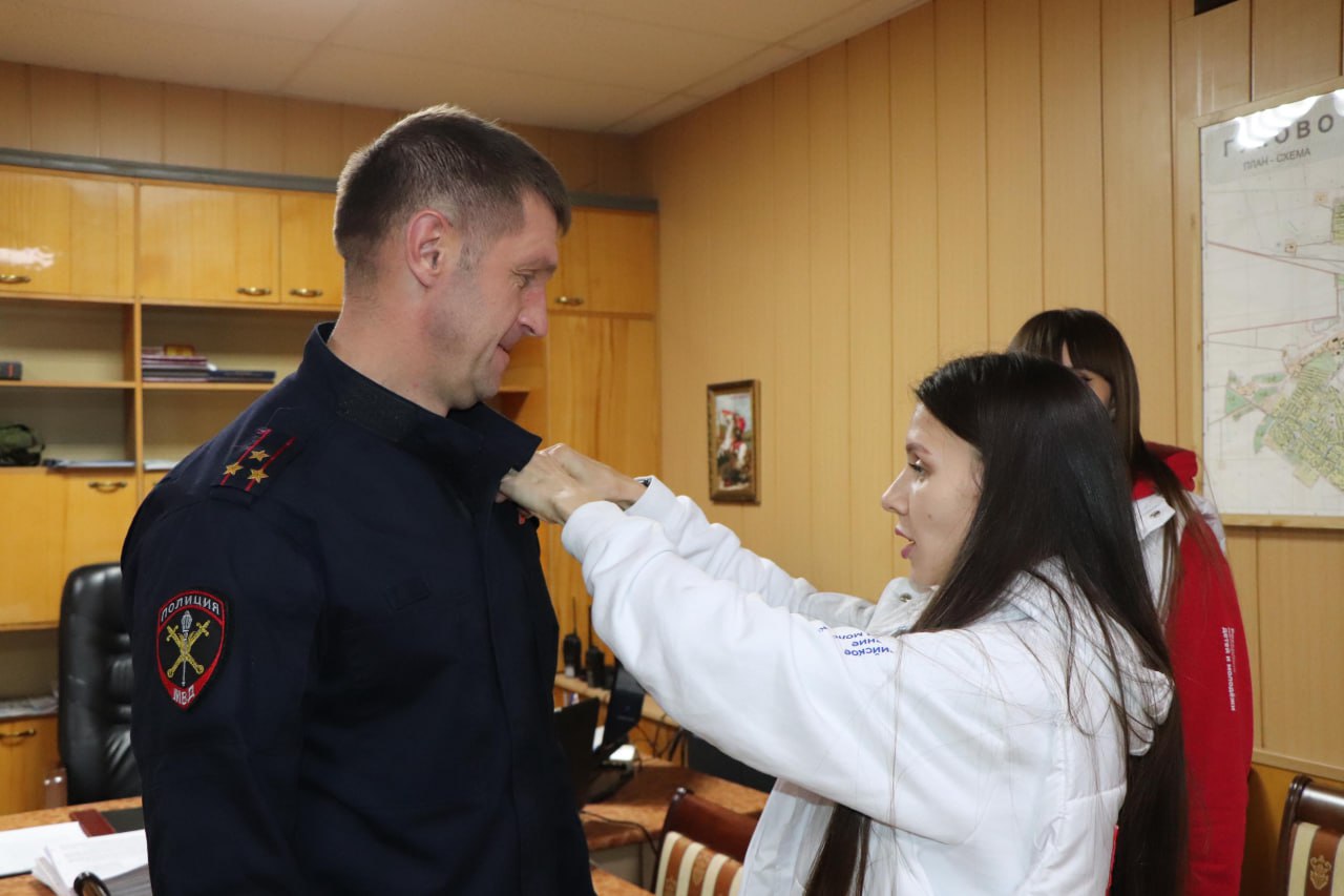 В Гуково полицейские провели экскурсию для школьников по территориальному отделу В Гуково полицейские провели экскурсию для школьников по территориальному отделу