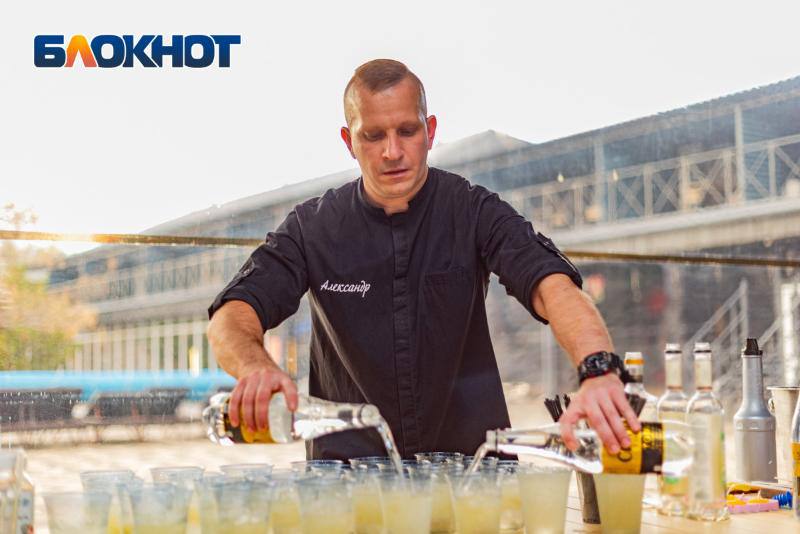 Как прошла осенняя вечеринка в Ростове: напитки, музыка и встречи Как прошла осенняя вечеринка в Ростове: напитки, музыка и встречи