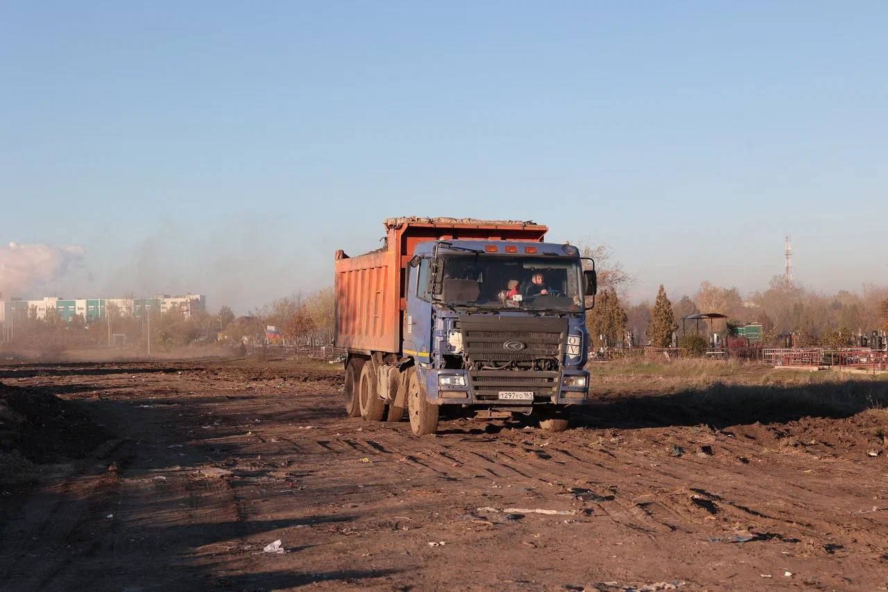 Сотрудники Росгвардии и казаки будут патрулировать кладбище и Аллею Героев в Азове - ранее там образовалась несанкционированная свалка Сотрудники Росгвардии и казаки будут патрулировать кладбище и Аллею Героев в Азове - ранее там образовалась несанкционированная свалка