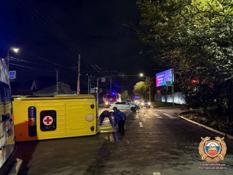 Сотрудники полиции устанавливают обстоятельства ДТП с 3-мя пострадавшими в Октябрьском районе