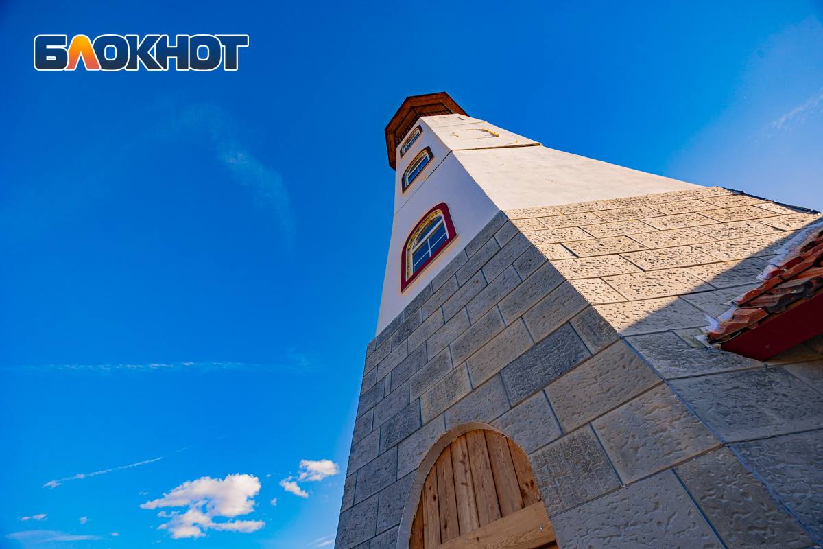 Готов к гостям: как выглядит восстановленный после пожара маяк в Мержаново Готов к гостям: как выглядит восстановленный после пожара маяк в Мержаново