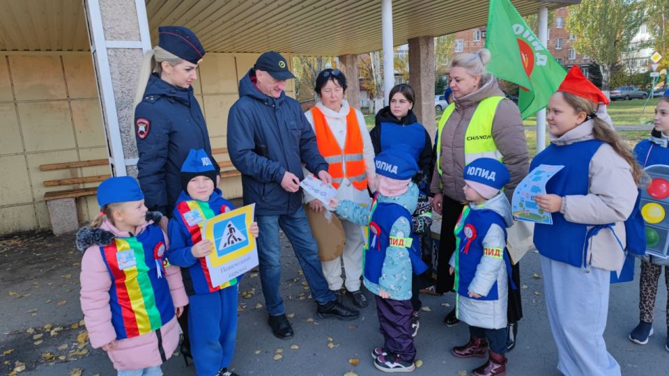 В Шахтах Госавтоинспекторы напоминают о Правилах дорожного движения