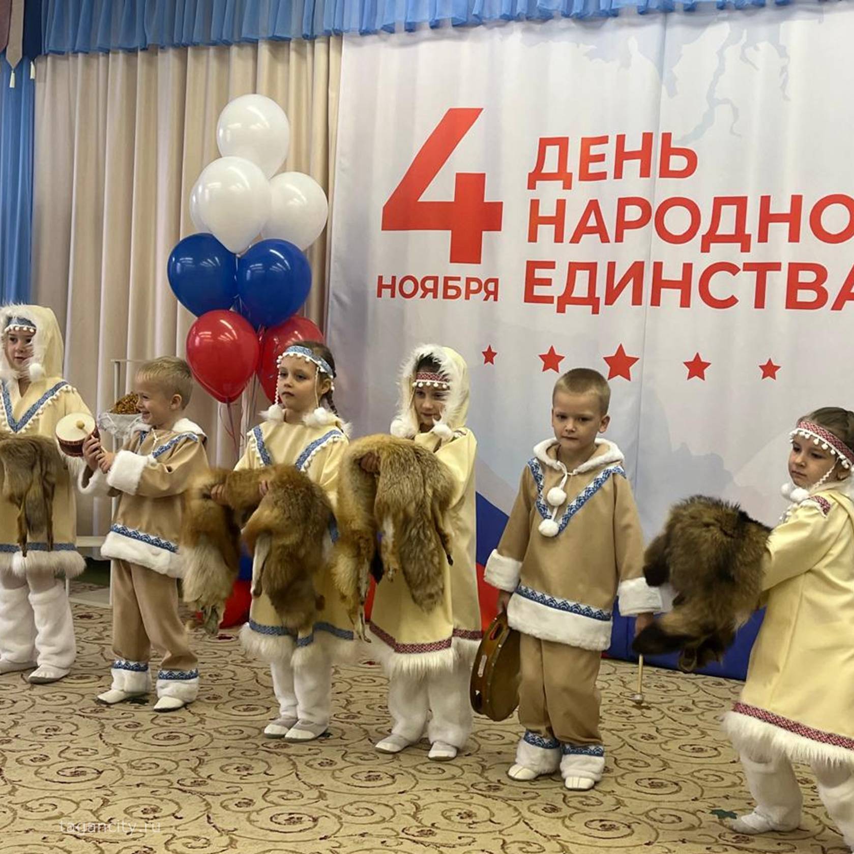 1 ноября в детском саду №1 «Капитошка» прошел яркий праздник «Народов много – Родина одна!», приуроченный ко Дню народного единства 1 ноября в детском саду №1 «Капитошка» прошел яркий праздник «Народов много – Родина одна!», приуроченный ко Дню народного единства