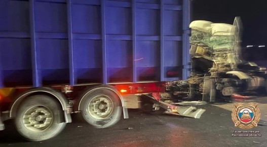 В Ростовской области в аварии с грузовиками погиб человек