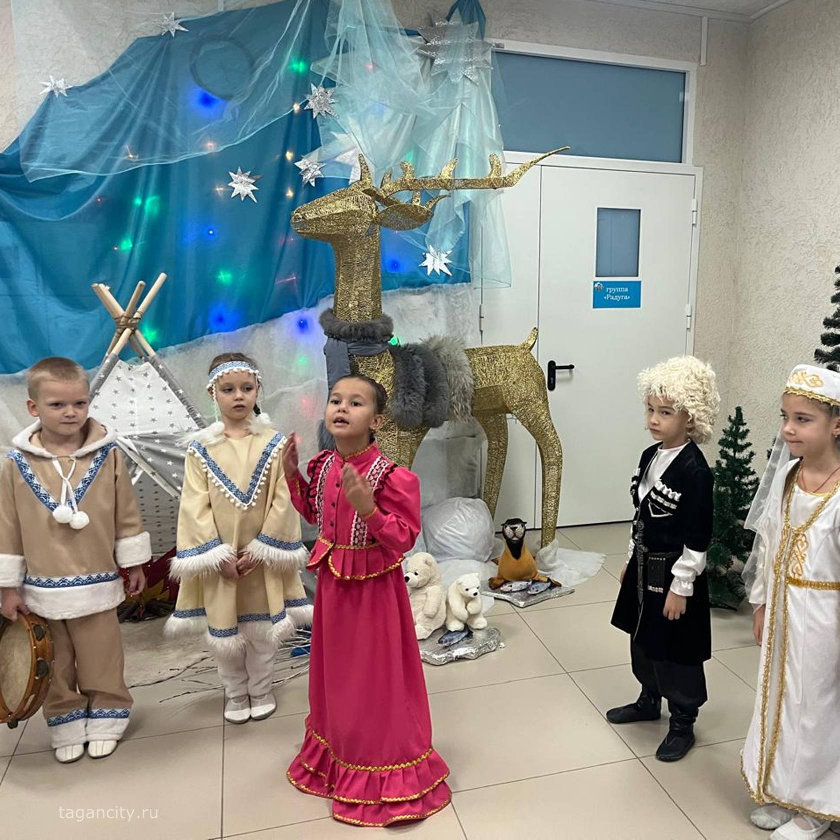 1 ноября в детском саду №1 «Капитошка» прошел яркий праздник «Народов много – Родина одна!», приуроченный ко Дню народного единства 1 ноября в детском саду №1 «Капитошка» прошел яркий праздник «Народов много – Родина одна!», приуроченный ко Дню народного единства