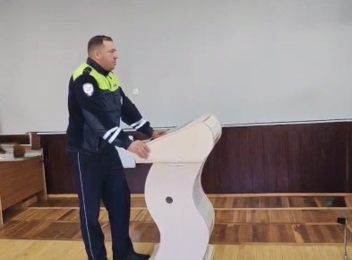 Госавтоинспекция Новочеркасска проводит профилактические мероприятия со студентами