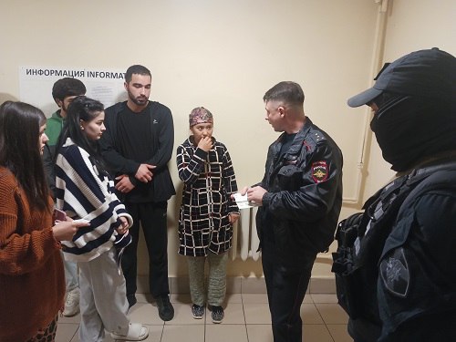 Нелегал – 2025: Новочеркасские полицейские провели проверочные мероприятия на территории города Нелегал – 2025: Новочеркасские полицейские провели проверочные мероприятия на территории города