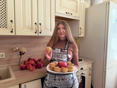 На выходных наш корреспондент Мария Гиченко приготовила яблочные маффины по рецепту из газеты «Комсомольской правды»