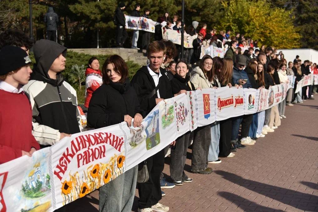 В День народного единства в Областном доме народного творчества в рамках Фестиваля народов России состоялся патриотический концерт «Россия объединяет» В День народного единства в Областном доме народного творчества в рамках Фестиваля народов России состоялся патриотический концерт «Россия объединяет»