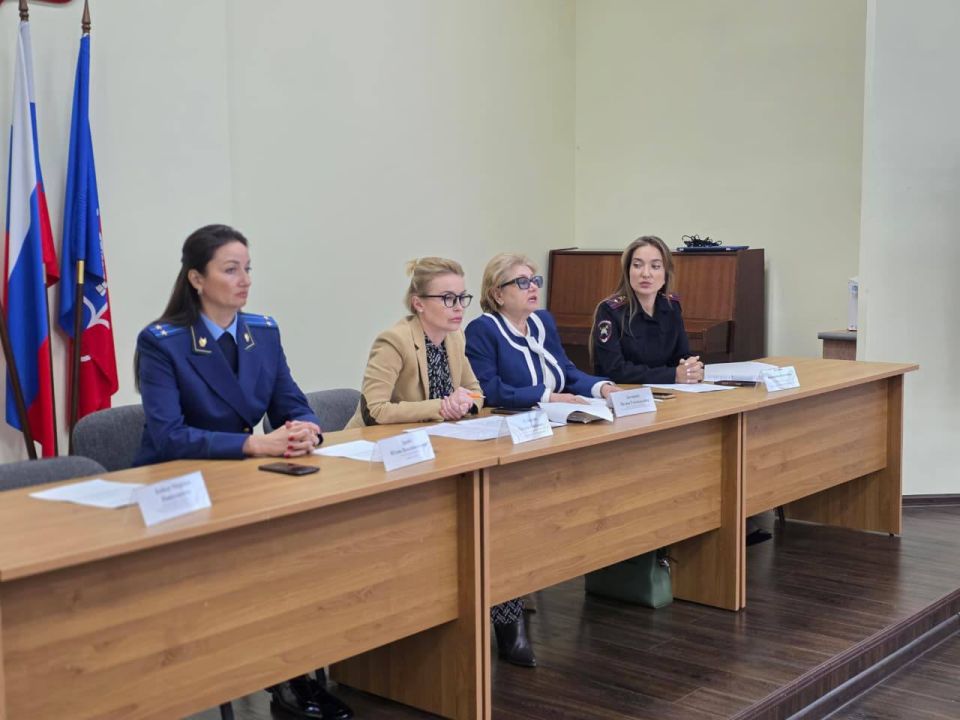 Сотрудники региональной Госавтоинспекции приняли участие в педагогическом всеобуче в образовательной системе Железнодорожного района города Ростова-на-Дону Сотрудники региональной Госавтоинспекции приняли участие в педагогическом всеобуче в образовательной системе Железнодорожного района города Ростова-на-Дону