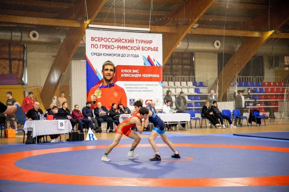 Александр Скрябин: В День народного единства в спортивной школе №13 проходят Всероссийские соревнования по греко-римской борьбе среди юниоров до 21 года «Кубок Александра Чехиркина»