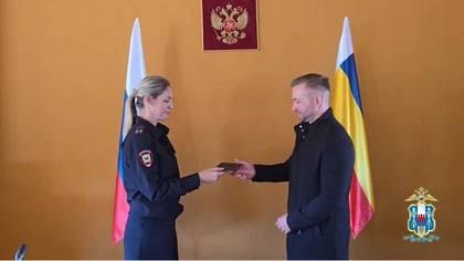 36-летний немец Хайнрих Кляйн, всю жизнь чувствовавший тягу к России из-за своих донских казачьих корней, переехал с семьёй в Ростовскую область 36-летний немец Хайнрих Кляйн, всю жизнь чувствовавший тягу к России из-за своих донских казачьих корней, переехал с семьёй в Ростовскую область