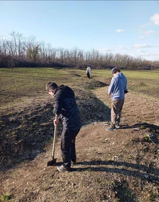 Поисковая работа гимназистов в Самбеке Поисковая работа гимназистов в Самбеке