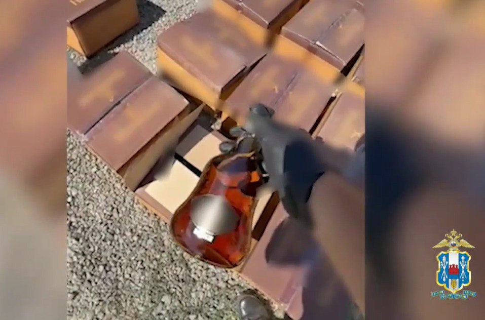 Подпольный цех по производству водки и коньяка обнаружили ростовские оперативники в Мясниковском районе