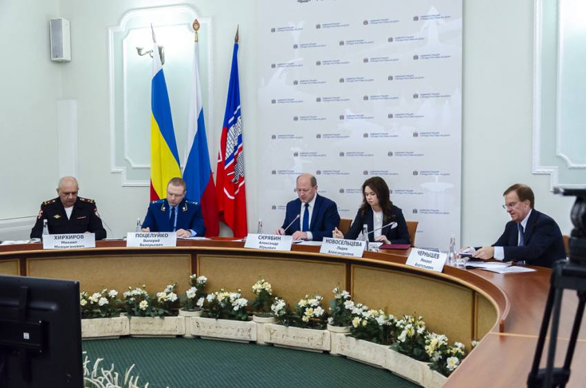 В Ростове обсудили готовность коммунальных служб к уборке снега