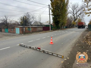 Сотрудники полиции устанавливают обстоятельства ДТП в г. Каменске-Шахтинском