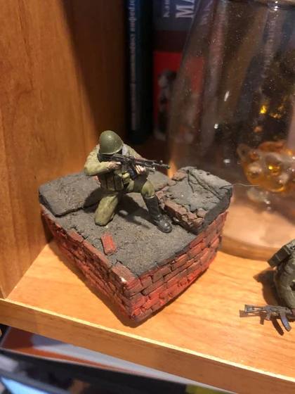 Комната 20-летнего Матвея похожа на музей, и всё благодаря дедушкиному ящику, который тот считал хламом Комната 20-летнего Матвея похожа на музей, и всё благодаря дедушкиному ящику, который тот считал хламом