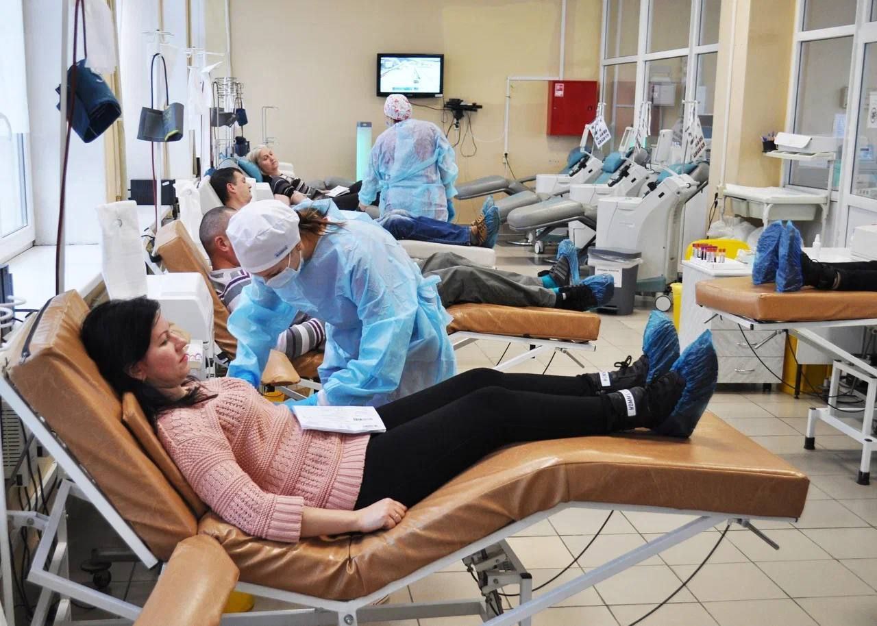 Юрий Слюсарь: Подписал распоряжение о присвоении звания «Почетный донор Ростовской области» 128 жителям нашей области Юрий Слюсарь: Подписал распоряжение о присвоении звания «Почетный донор Ростовской области» 128 жителям нашей области