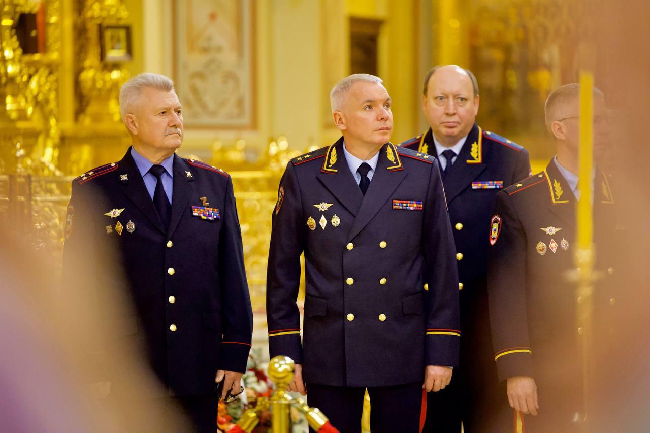 В Ростове-на-Дону состоялась панихида по сотрудникам органов внутренних дел, погибшим при выполнении служебного долга В Ростове-на-Дону состоялась панихида по сотрудникам органов внутренних дел, погибшим при выполнении служебного долга