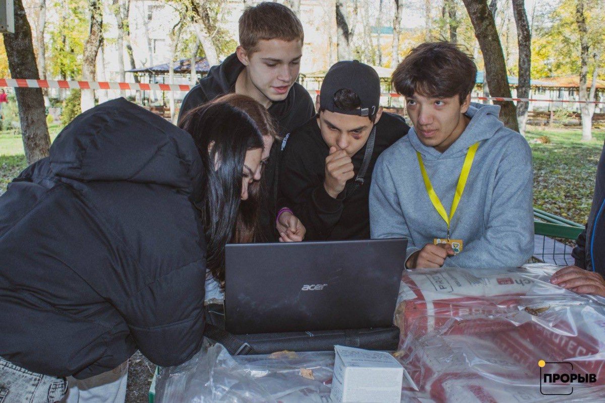 Батайская молодёжь побывала в лагере «Прорыв» Батайская молодёжь побывала в лагере «Прорыв»