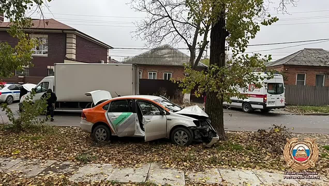 Сотрудники полиции устанавливают обстоятельства ДТП