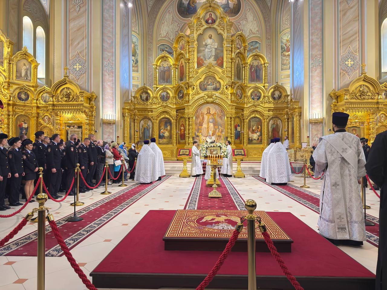 В Ростове-на-Дону состоялась панихида по сотрудникам органов внутренних дел, погибшим при выполнении служебного долга В Ростове-на-Дону состоялась панихида по сотрудникам органов внутренних дел, погибшим при выполнении служебного долга