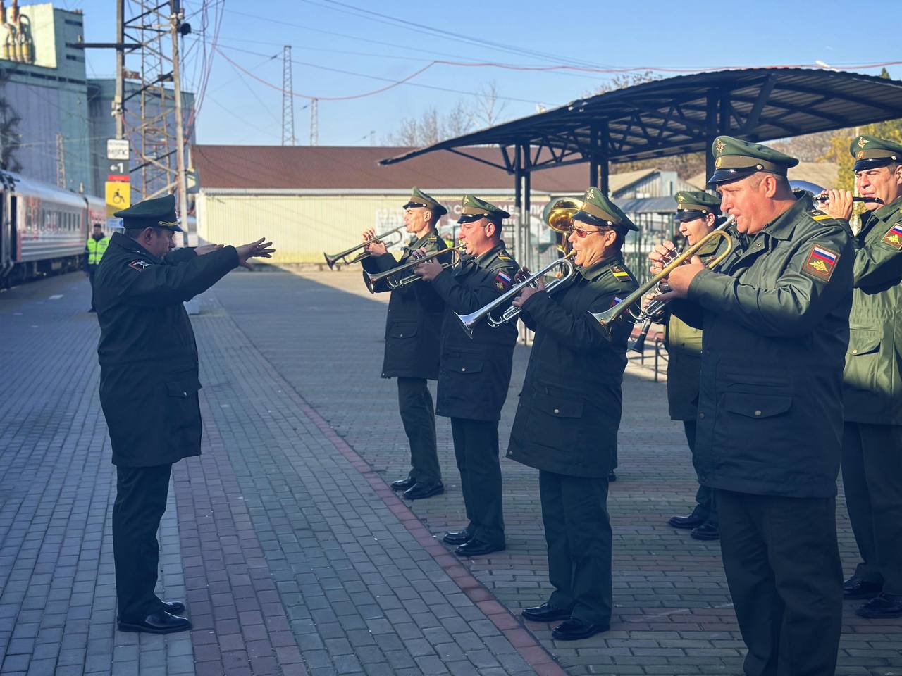Сегодня утром в Новочеркасск вернулся настоящий защитник Родины — ветеран специальной военной операции Владислав Тараненко Сегодня утром в Новочеркасск вернулся настоящий защитник Родины — ветеран специальной военной операции Владислав Тараненко