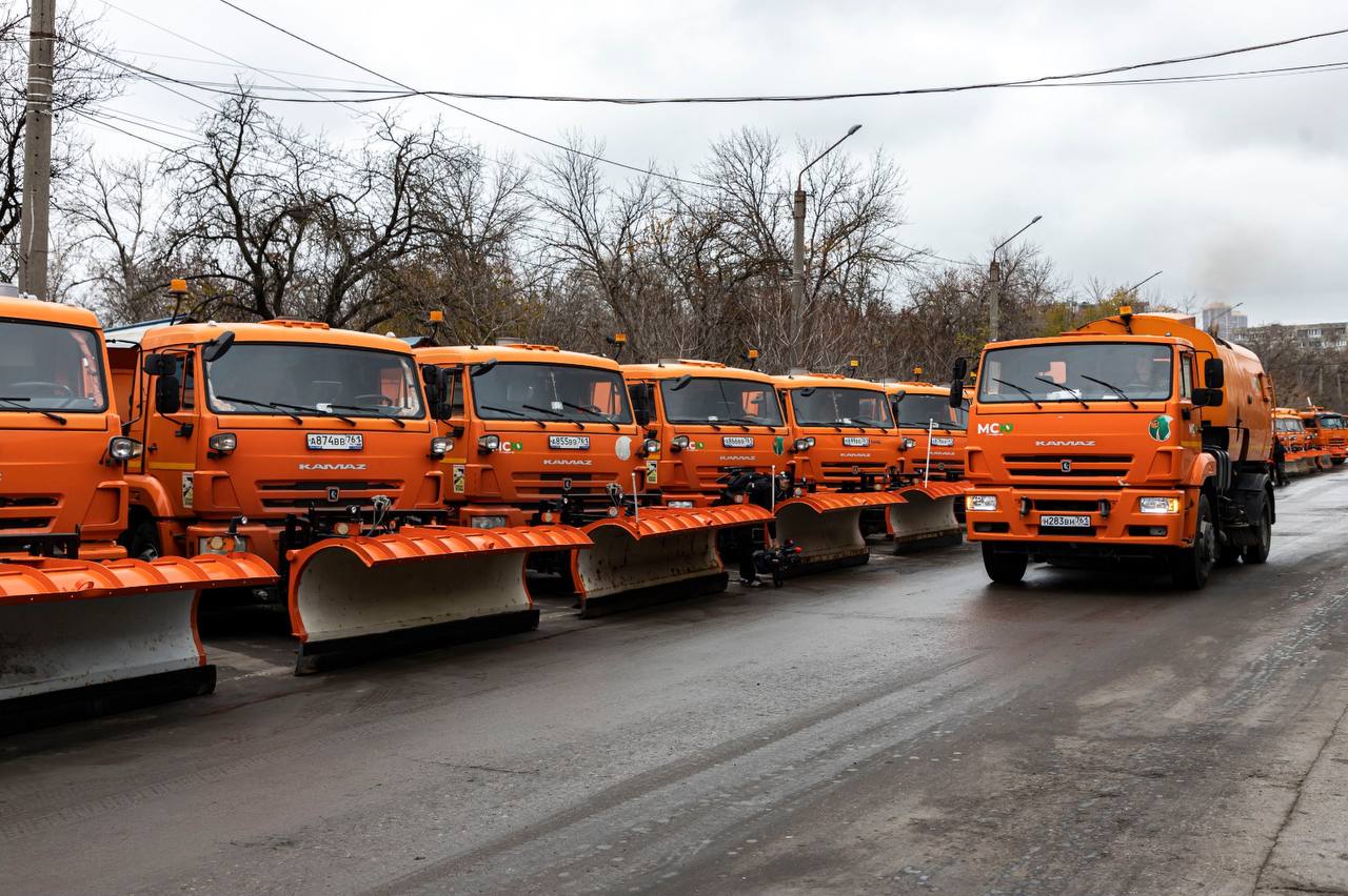Александр Скрябин: Уважаемые ростовчане!. Для дополнительного контроля за качеством подготовки коммунальной техники к зимнему периоду по моему поручению была проведена линейка готовности Александр Скрябин: Уважаемые ростовчане!. Для дополнительного контроля за качеством подготовки коммунальной техники к зимнему периоду по моему поручению была проведена линейка готовности