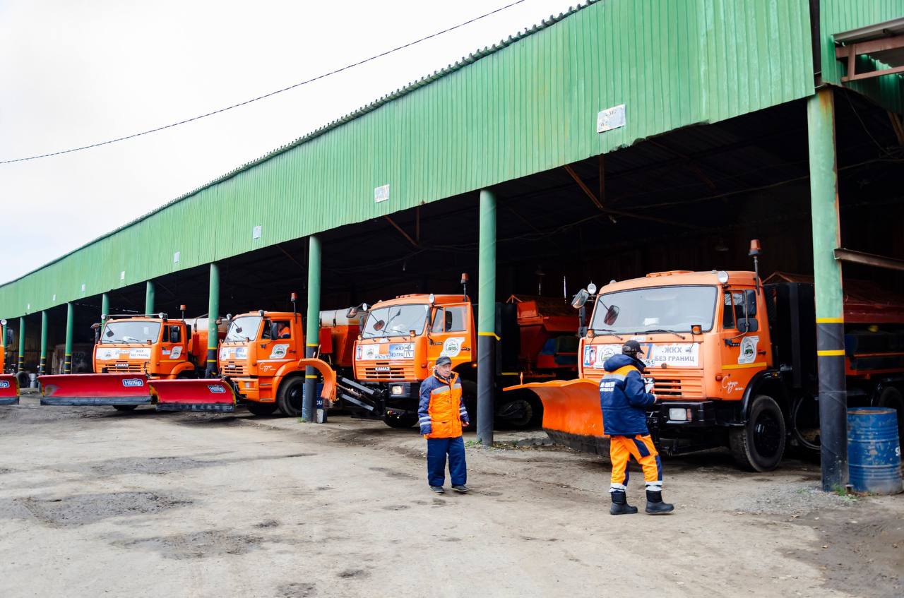 Александр Скрябин: Уважаемые ростовчане!. Для дополнительного контроля за качеством подготовки коммунальной техники к зимнему периоду по моему поручению была проведена линейка готовности Александр Скрябин: Уважаемые ростовчане!. Для дополнительного контроля за качеством подготовки коммунальной техники к зимнему периоду по моему поручению была проведена линейка готовности