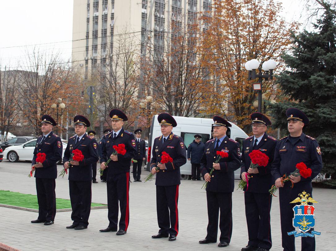 Сегодня, в День памяти сотрудников органов внутренних дел Российской Федерации, погибших при выполнении служебных обязанностей, начальник УТ МВД России по СКФО генерал-майор полиции Виктор Шметков принял участие в церемонии... Сегодня, в День памяти сотрудников органов внутренних дел Российской Федерации, погибших при выполнении служебных обязанностей, начальник УТ МВД России по СКФО генерал-майор полиции Виктор Шметков принял участие в церемонии...