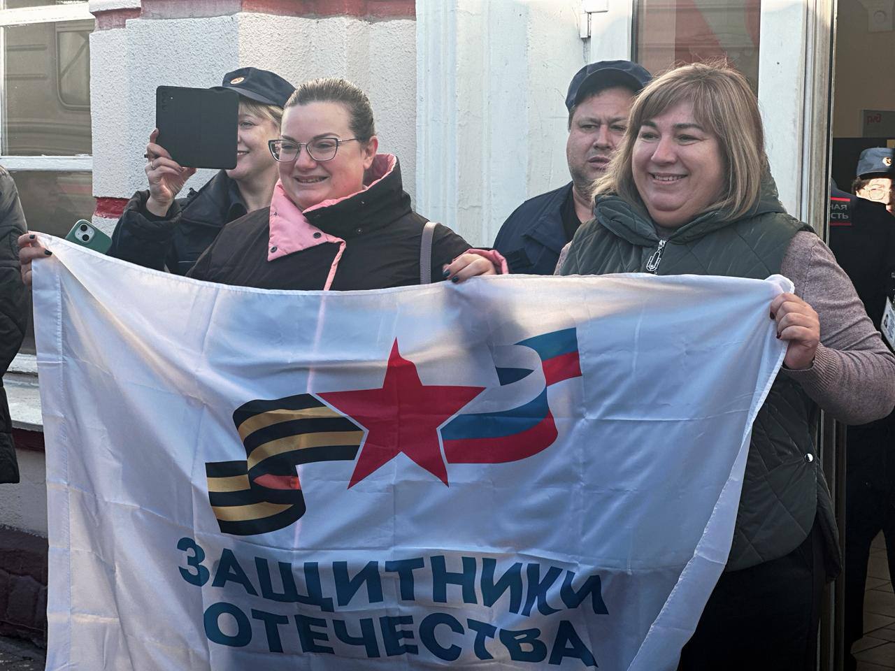 Сегодня утром в Новочеркасск вернулся настоящий защитник Родины — ветеран специальной военной операции Владислав Тараненко Сегодня утром в Новочеркасск вернулся настоящий защитник Родины — ветеран специальной военной операции Владислав Тараненко