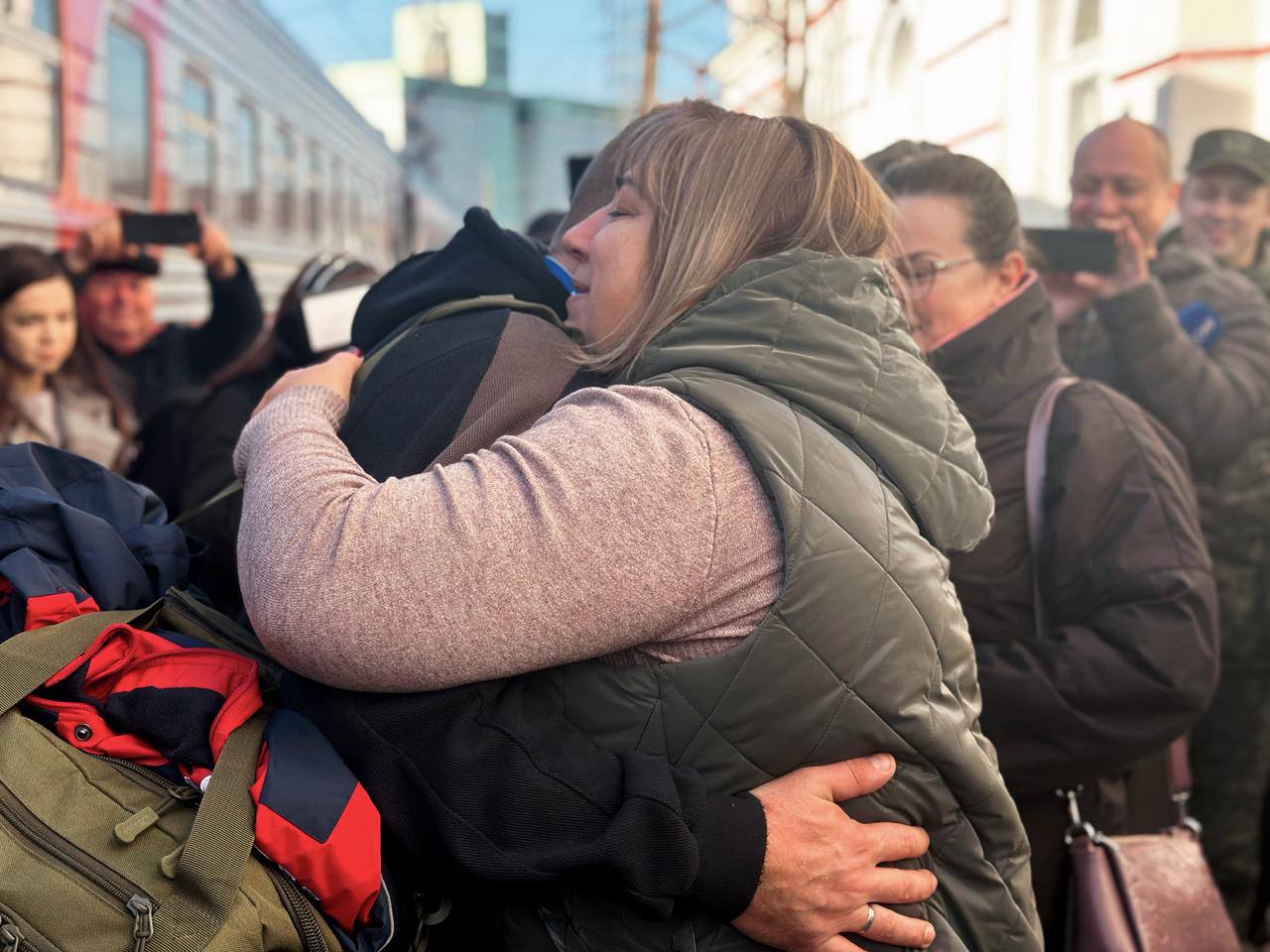Сегодня утром в Новочеркасск вернулся настоящий защитник Родины — ветеран специальной военной операции Владислав Тараненко