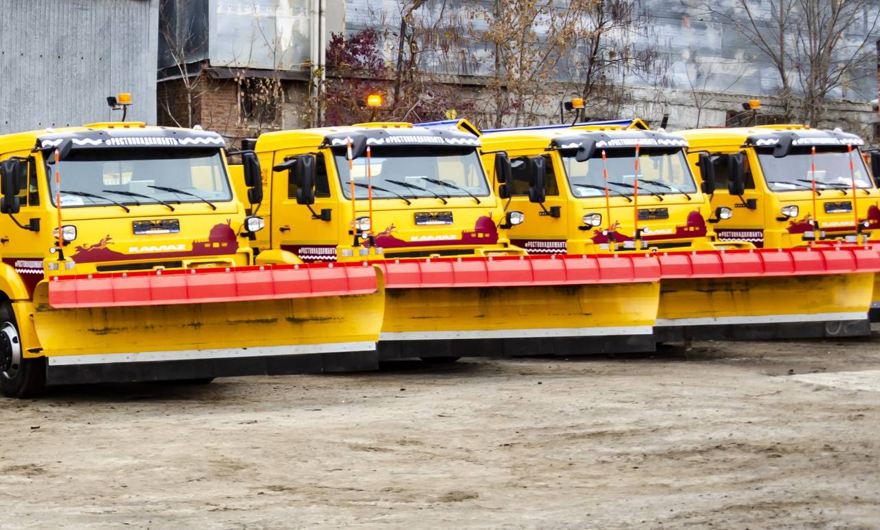 Александр Скрябин: Уважаемые ростовчане!. Для дополнительного контроля за качеством подготовки коммунальной техники к зимнему периоду по моему поручению была проведена линейка готовности Александр Скрябин: Уважаемые ростовчане!. Для дополнительного контроля за качеством подготовки коммунальной техники к зимнему периоду по моему поручению была проведена линейка готовности