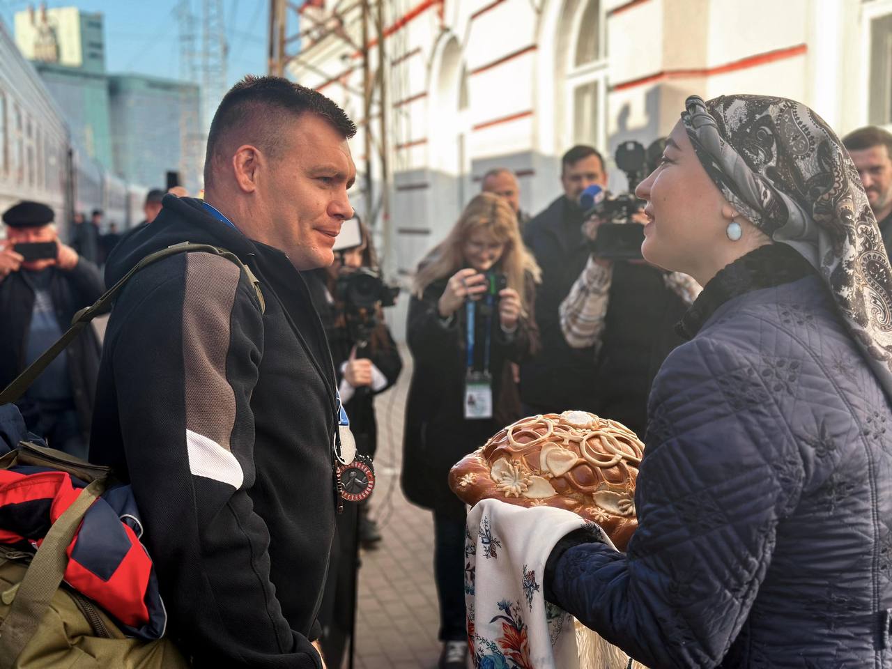 Сегодня утром в Новочеркасск вернулся настоящий защитник Родины — ветеран специальной военной операции Владислав Тараненко Сегодня утром в Новочеркасск вернулся настоящий защитник Родины — ветеран специальной военной операции Владислав Тараненко
