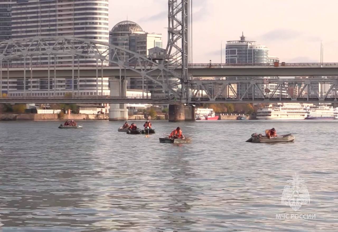 МЧС России о безопасности осенней рыбалки МЧС России о безопасности осенней рыбалки