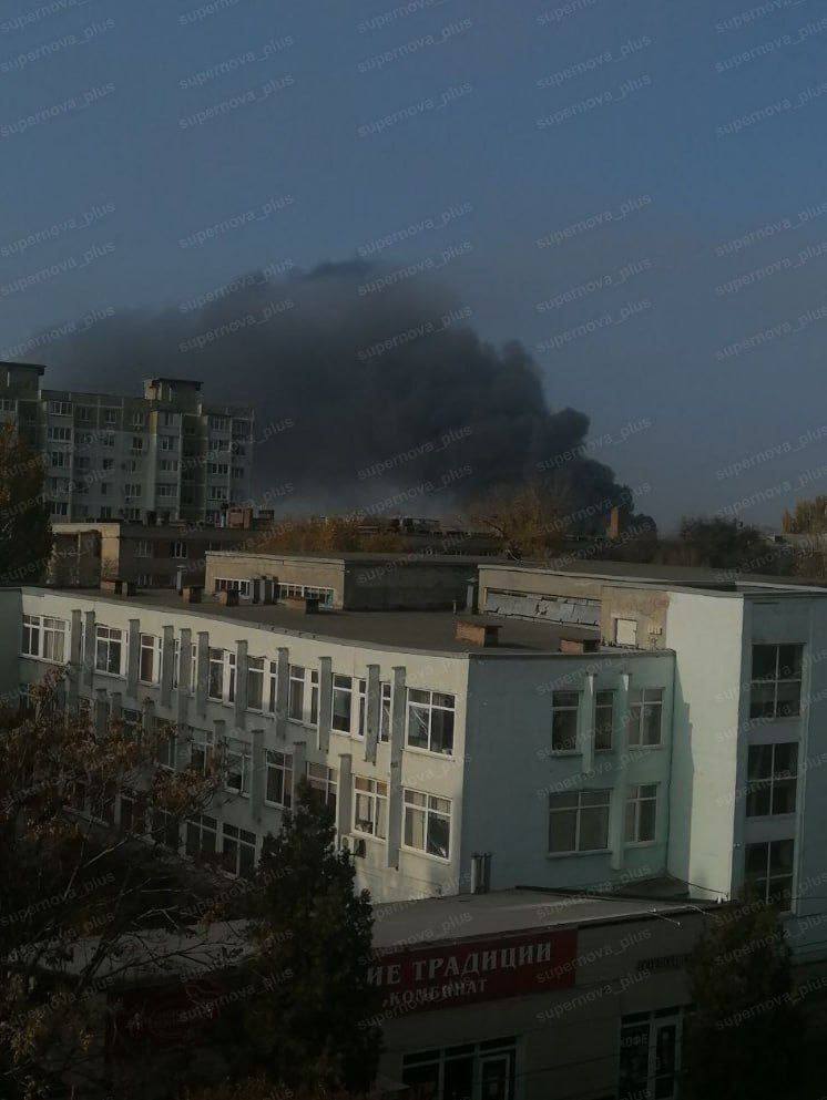 В Таганроге пропал свет после аварии на линии электропередачи В Таганроге пропал свет после аварии на линии электропередачи