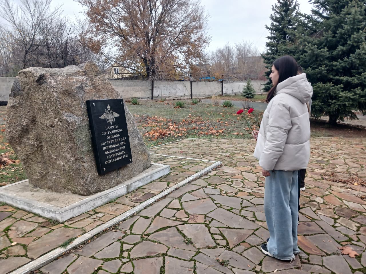 Донецкие полицейские провели экскурсию для школьников Донецкие полицейские провели экскурсию для школьников