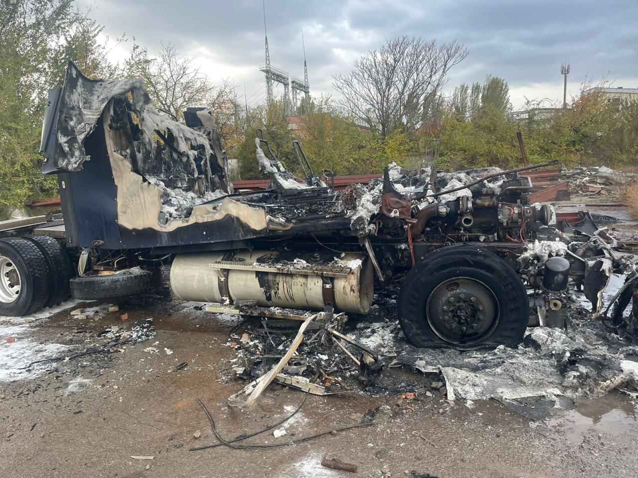 Три мальчика сожгли огромный грузовик в Волгодонске