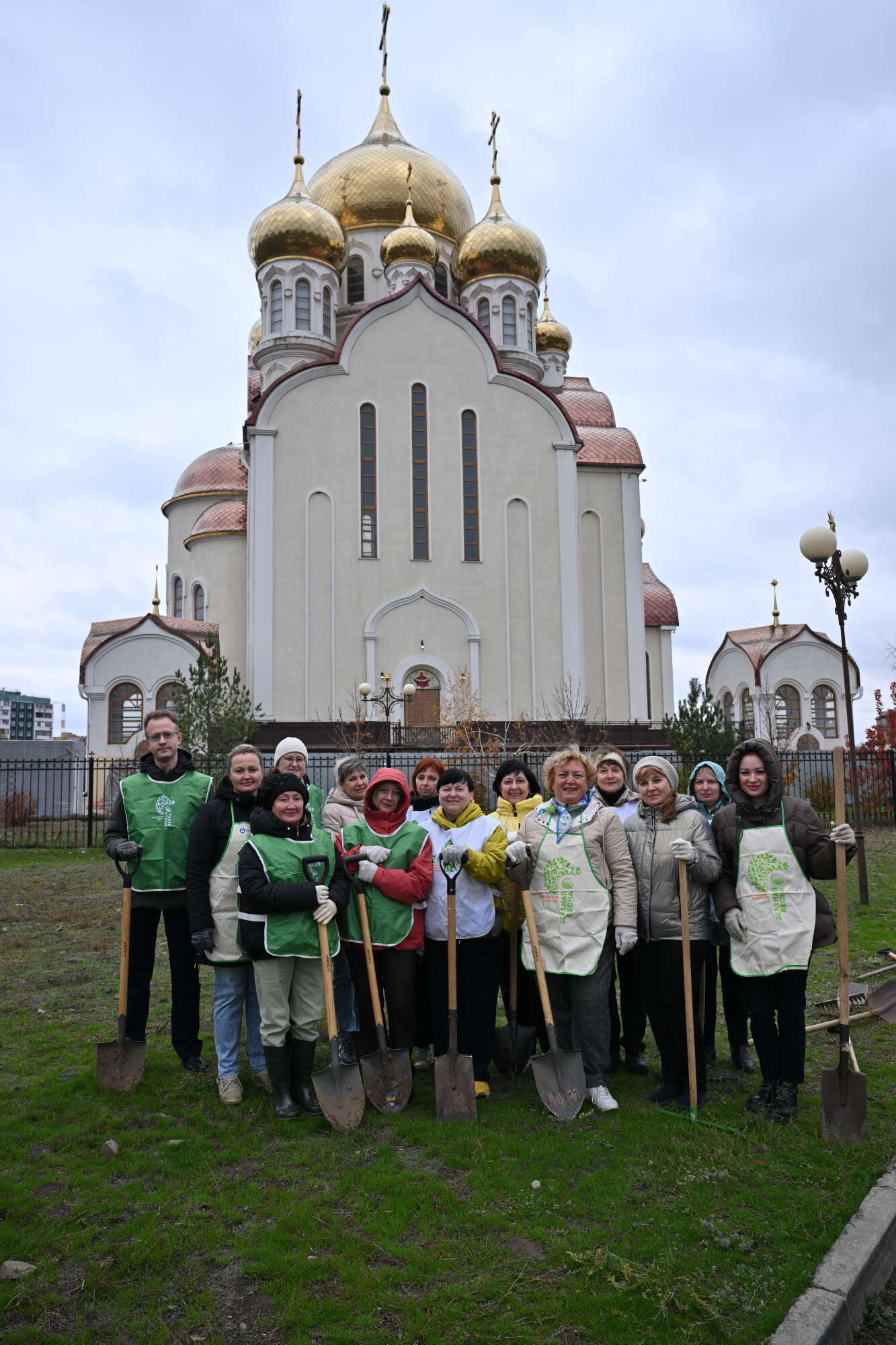 Сотрудники Ростовской АЭС приняли участие в субботнике, посадив в Волгодонске 25 молодых лип Сотрудники Ростовской АЭС приняли участие в субботнике, посадив в Волгодонске 25 молодых лип
