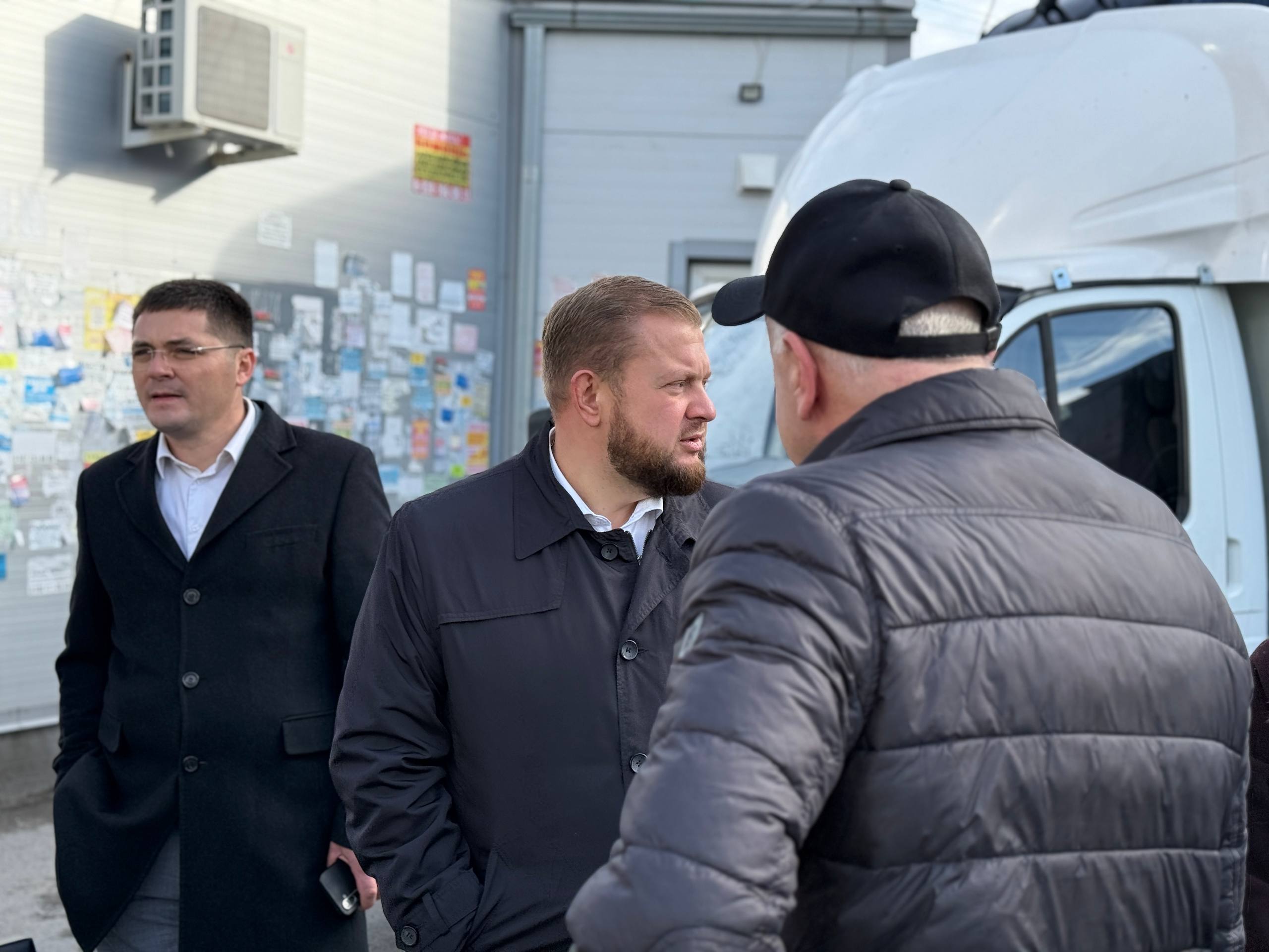 Сегодня прошёлся по рынку, который батайчане давно прозвали «хитрым» Сегодня прошёлся по рынку, который батайчане давно прозвали «хитрым»