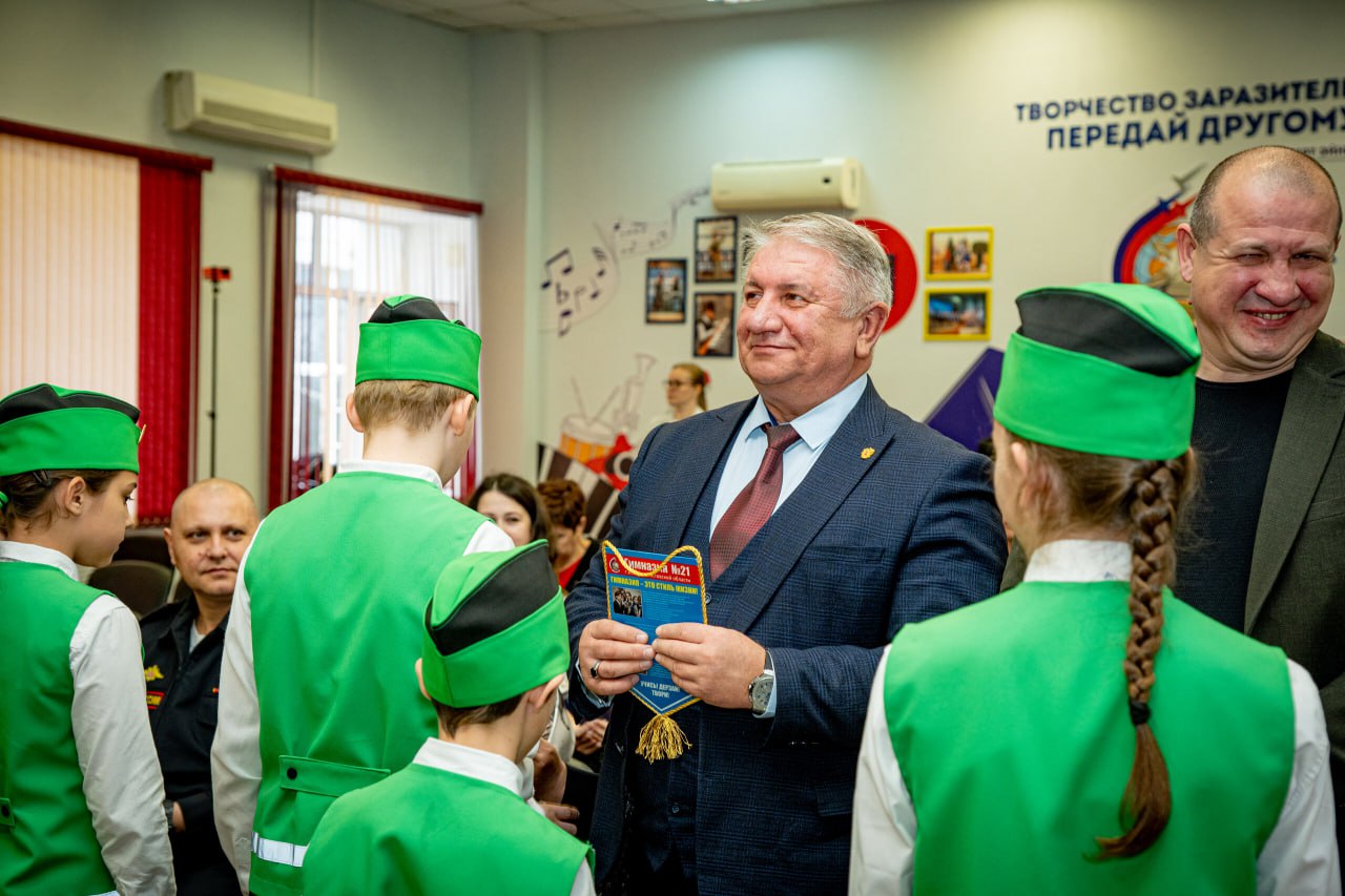 В Батайске открылся «полицейский класс» при Гимназии № 21 В Батайске открылся «полицейский класс» при Гимназии № 21