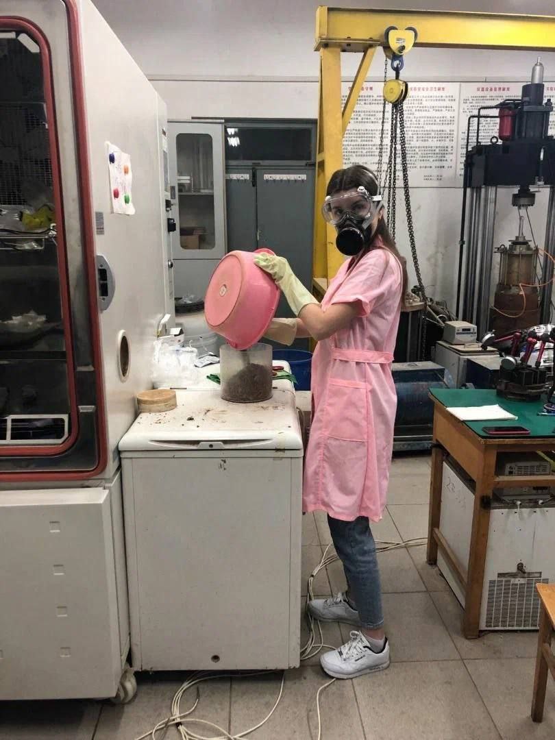 Юрий Слюсарь: Гордиться нашей донской землёй и её людьми — вот что по-настоящему ценно Юрий Слюсарь: Гордиться нашей донской землёй и её людьми — вот что по-настоящему ценно