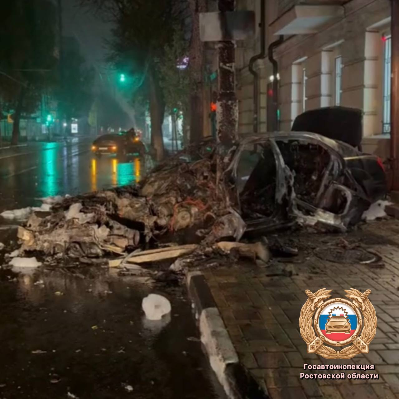 Ночью в Ростове сгорел Mercedes