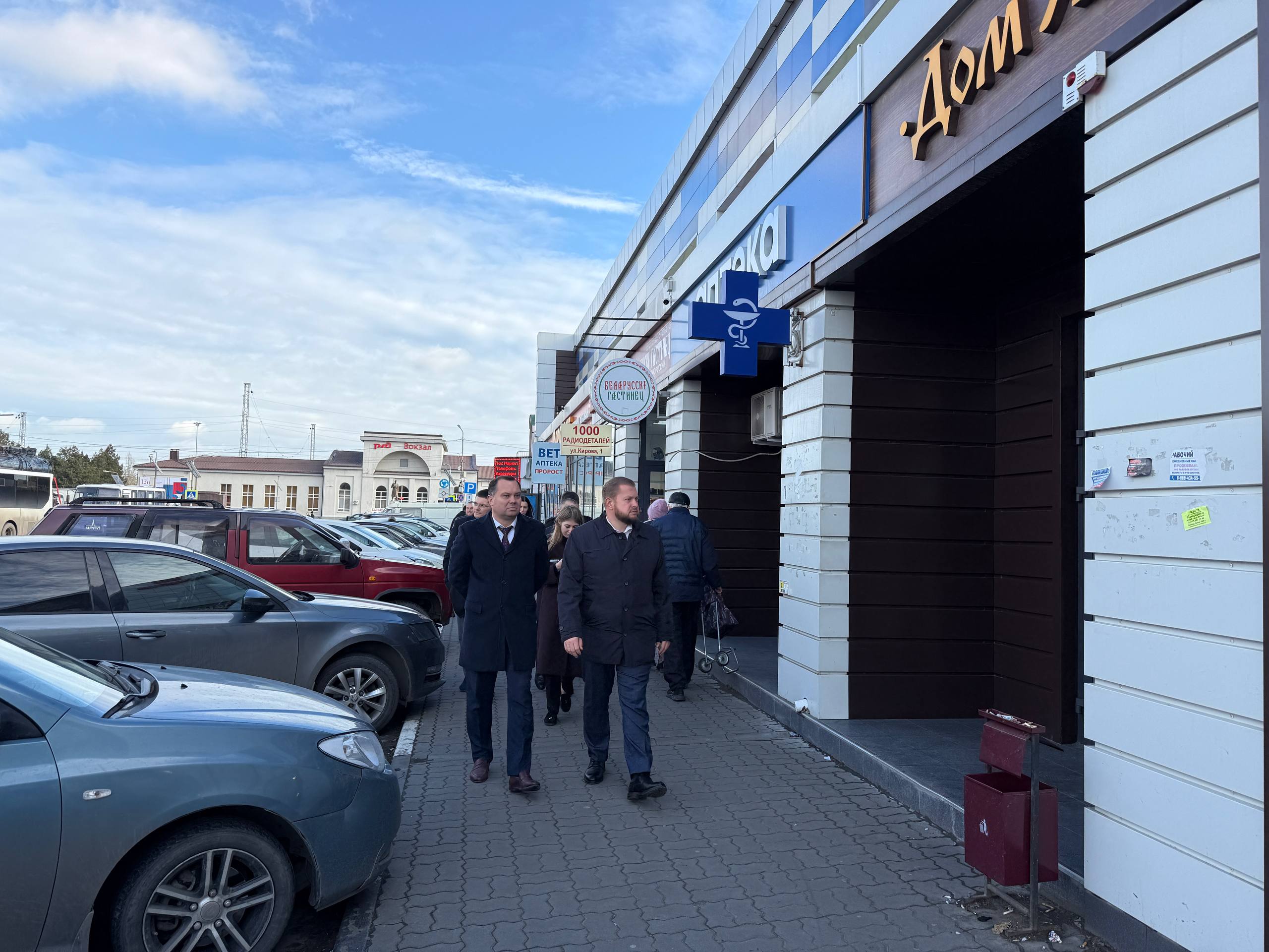 Сегодня прошёлся по рынку, который батайчане давно прозвали «хитрым» Сегодня прошёлся по рынку, который батайчане давно прозвали «хитрым»