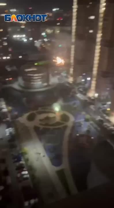 Зумеры устроили салют во дворе крупного ЖК и напугали жителей